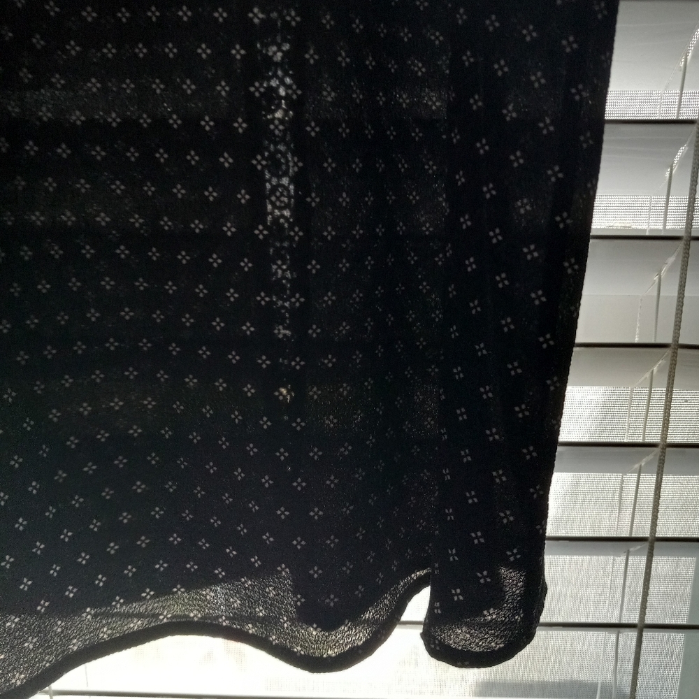 Torrid 2X V-Neck Crocheted Trim Sleeveless Tunic Top Plus - Picture 3 of 15